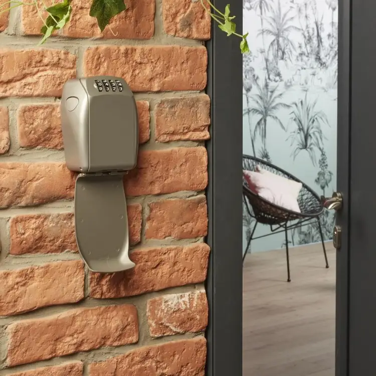 Skrytka na klucze z szyfrem Master Lock 5415EURD