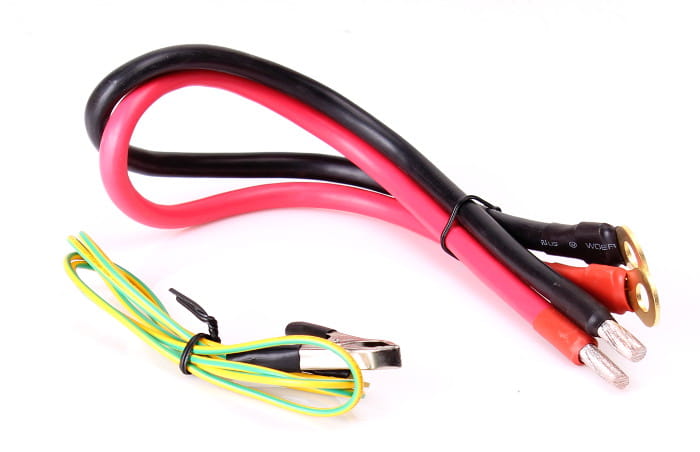 przetwornica-sinus-plus-1500-24v-230v-1500w-13392-kabel-zasilanie.jpg