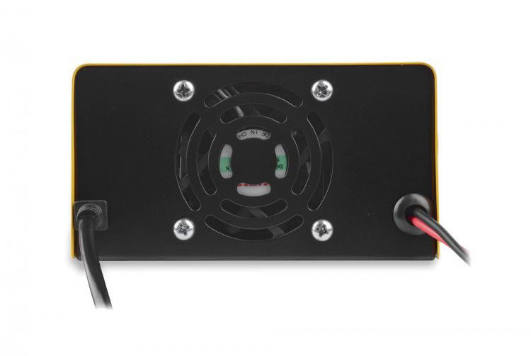 Prostownik Smart Volt Polska 6V/12V 15A A86