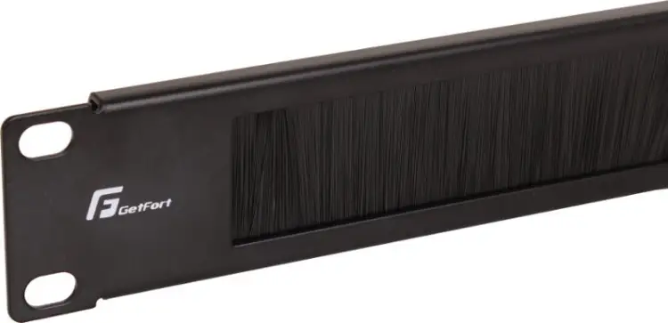 Panel szczotkowy do szaf rack Getfort