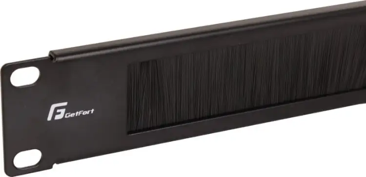 Panel szczotkowy do szaf rack Getfort