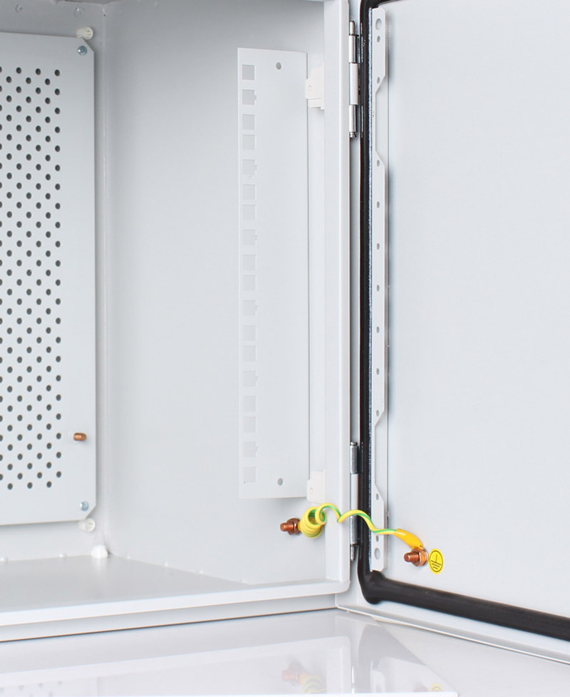 Szafa Rack Getfort Hermetyczna 19 cali 6U 550x320 Szafa Rack Getfort Hermetyczna 19 cali 6U 550x320