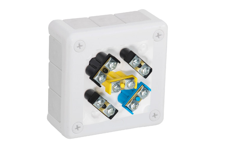 Puszka natynkowa z zaciskami 12 wlotów VIPLAST VP-41 BIAŁA IP55 98x98x42mm 041-51 Puszka natynkowa z zaciskami 12 wlotów VIPLAST VP-41 BIAŁA IP55 98x98x42mm 041-51